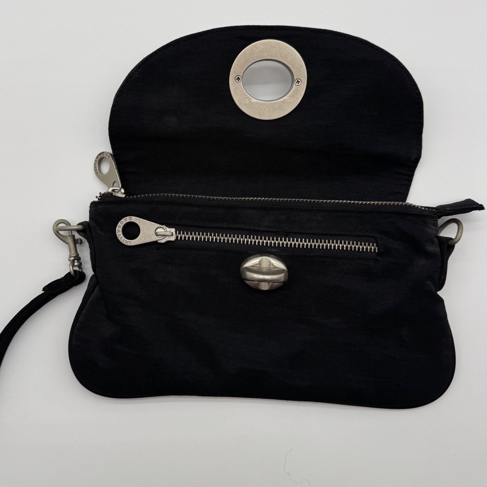 Baggallini Black Nylon Wristlet Clutch Bag With Silver Turn Lock Closure - Picture 3 of 7